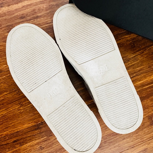 FRYE Ivy primrose slip on (size 7) - Picture 4 of 7